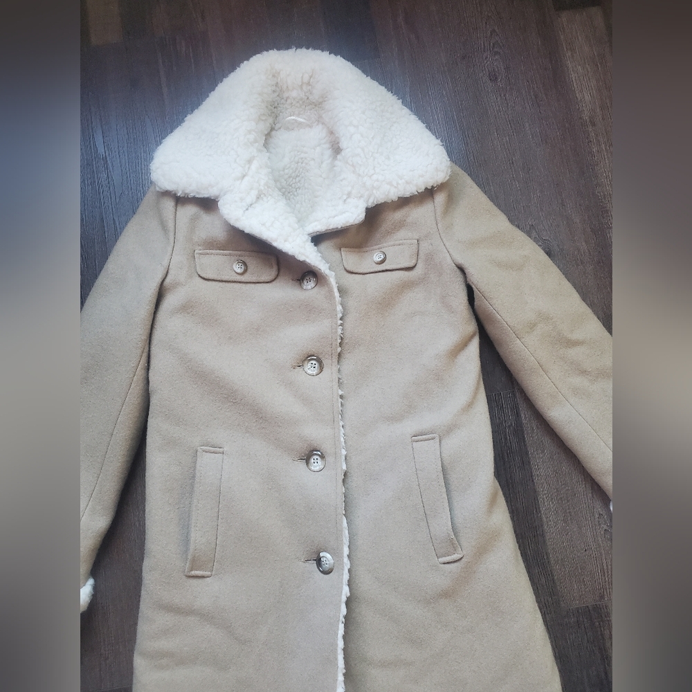 Vintage UTEX Made-in-Canada Shearling-Lined Tan Coat (Size 9/10)